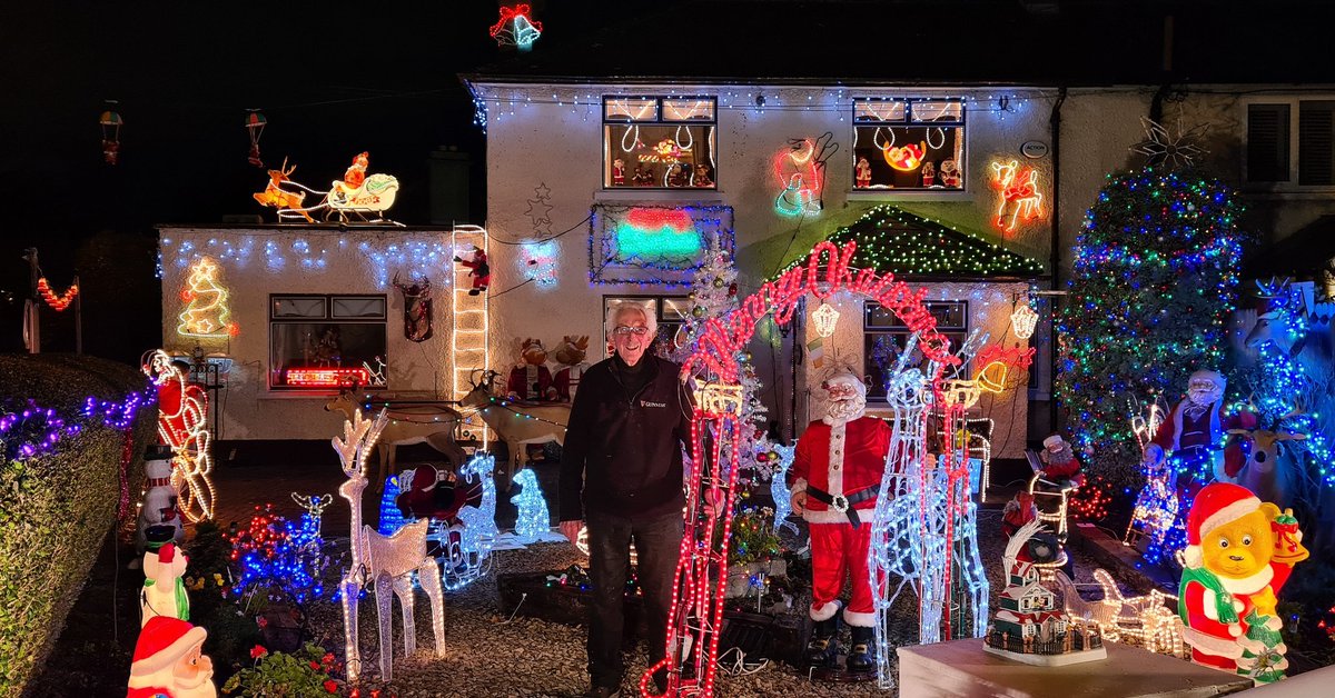 davidbarrett7's tweet photo. It's official, it's the first day of Christmas ๐ as #MrTilly has turned on the lights #TillysLights #LightUpALife #HaroldsCrossHospice https://t.co/ZB1GfQbjrd