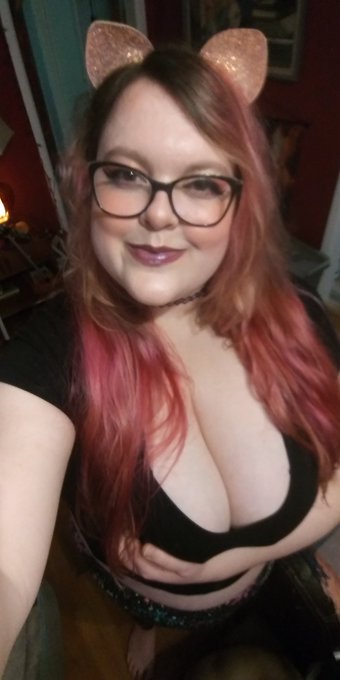 It's my girlfriends birthday. Someone cashapp me money for our dinner? We are so broke right now. https://t<a href="/tag/help"class="tags"><span>#help</span></a><a href="/tag/birthdaygirl"class="tags"><span>#birthdaygirl</span></a>