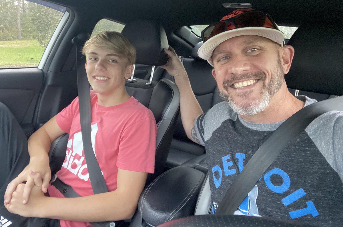 MattyK_Ski's tweet photo. After #school 🏫 scoop &amp; drop 🚗 💨 ✅ &amp; then it’s on to @Publix to grocery shop 🛒 .......that’s what’s up 🥴🤡💥 #DadLife #UberDad 🤑🤙🏻💙 https://t.co/oMkzEA6si6