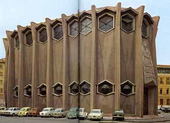 While we’re looking at impressive modern synagogues, lets hop back to glorious Italy, where Livorno’s temple is an unusual concrete gem... designed by Angelo Di Castro and built 1958-62, it is the only postwar place of jewish worship in the country  https://divisare.com/projects/302533-angelo-di-castro-louis-davidson-synagogue-of-livorno