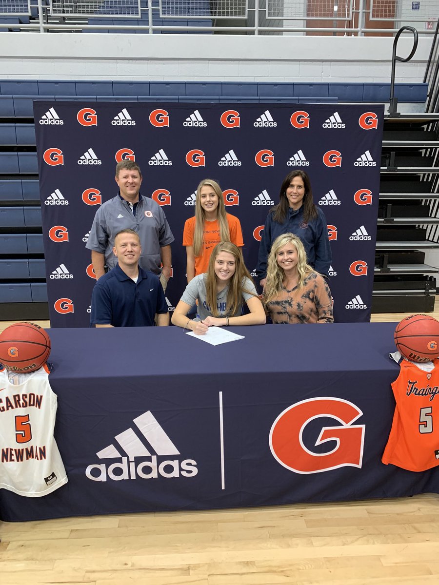coobrutherford's tweet photo. So thankful to see ⁦@torijrutherford⁩ full filling one of her dreams ! So proud of how hard she works and the young lady she has become! I love you so much! Can’t wait to see what the future holds for you ! https://t.co/U0XIsHGqiI