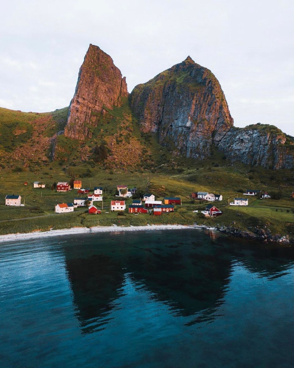 Træna, Husøya, Norway 🇳🇴
via: joonaslinkola