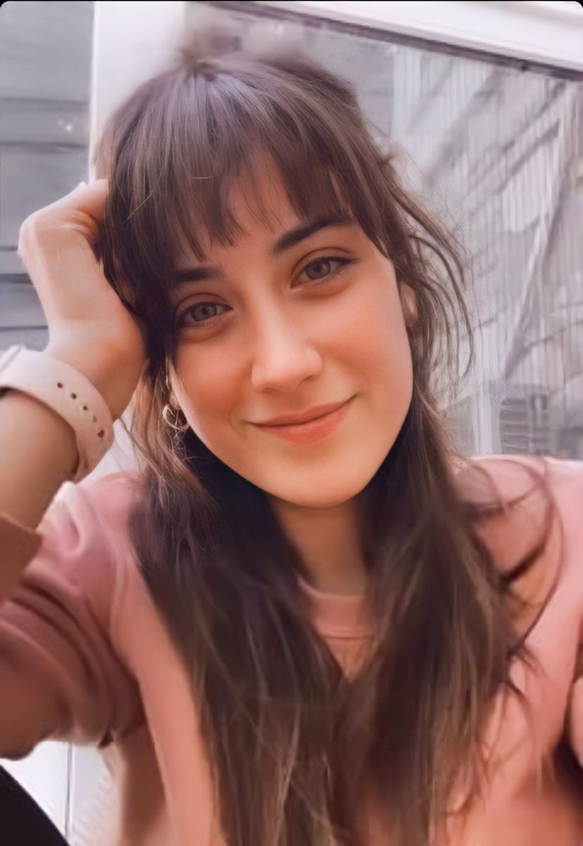 LittleBigLiar2's tweet photo. 😍😍😍

#HazalKaya https://t.co/cGlxiOEfLJ