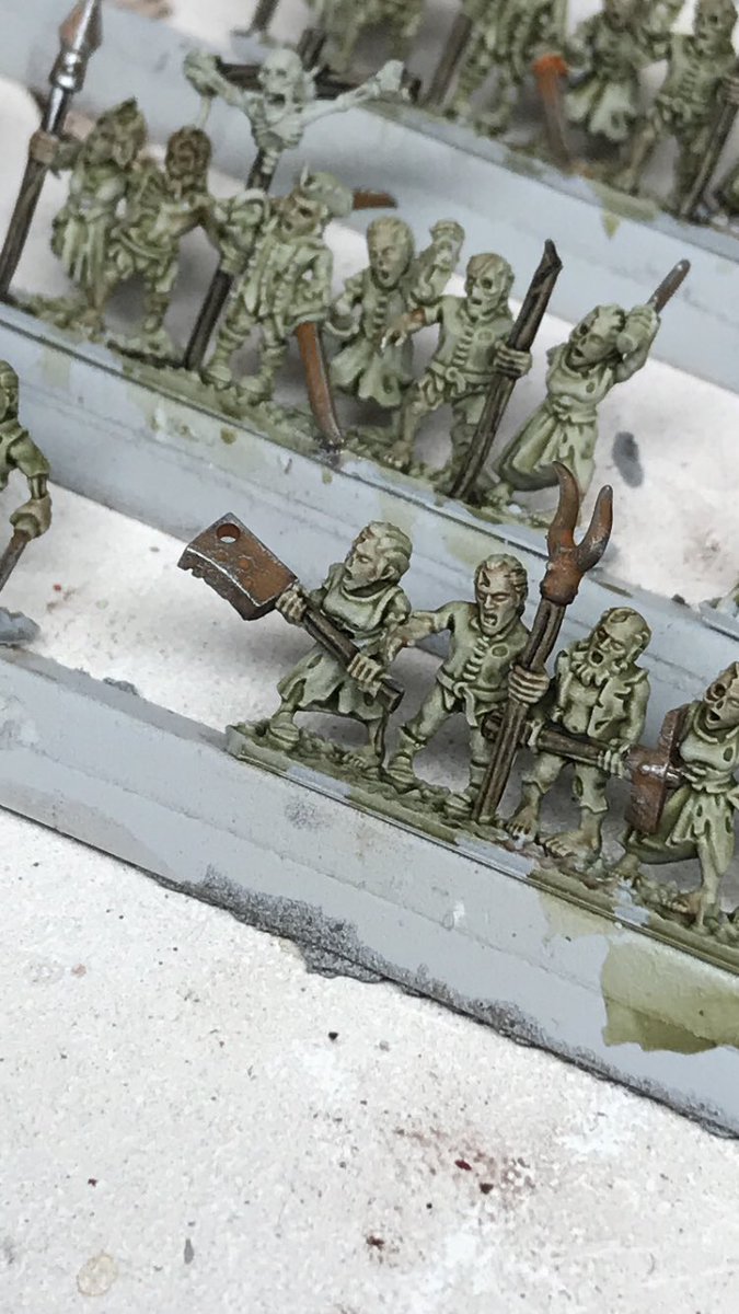 The2PsPodcast's tweet photo. Zombies really need to take better care of their weapons... #the2pspodcast #warmongers #warmaster #tabletopgaming #tabletop #gw #vampirecounts #10mm #gamesworkshop #forestdragon #2Pspodcast #2psinapod #warhammer #wargaming #painting #fantasy #zombie #undead https://t.co/o0TW1gxMQK