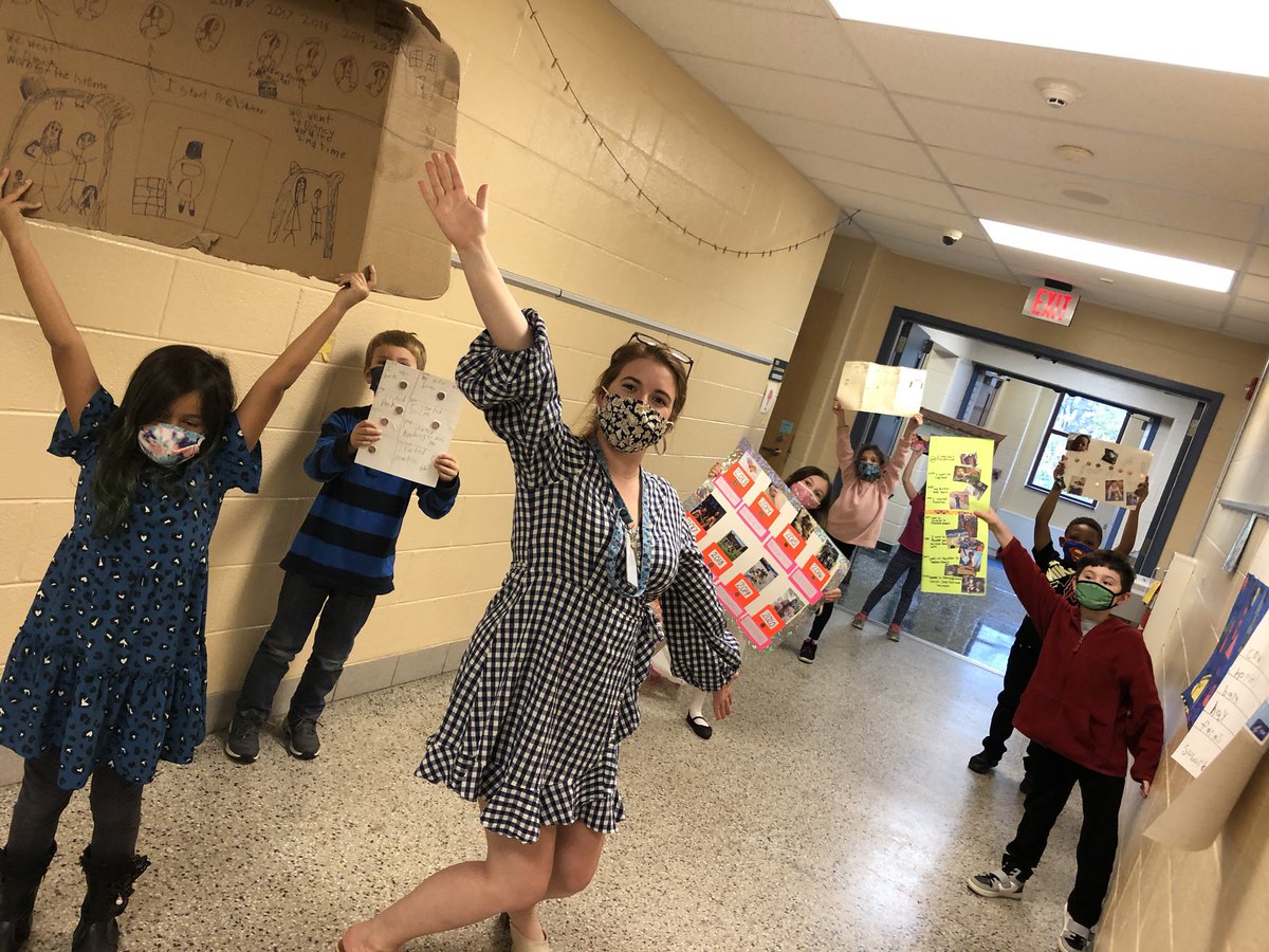 CassRoomOneOFun's tweet photo. These were so creative and fun! Can’t wait to see Cohort B’s tomorrow 🤩 (ps thanks @Hosterman102 for the cool, socially distanced cohort pic!) https://t.co/2ddC4ysyy0