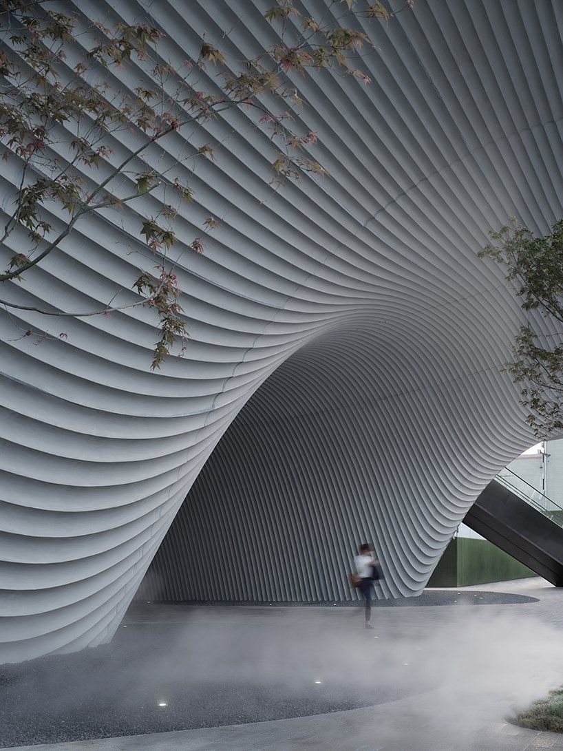 designboom's tweet photo. ripples of GFRC panels clad 'LAND community center' by EID architecture in china
https://t.co/YlrjaLn6Jy https://t.co/Fr20T96EjN