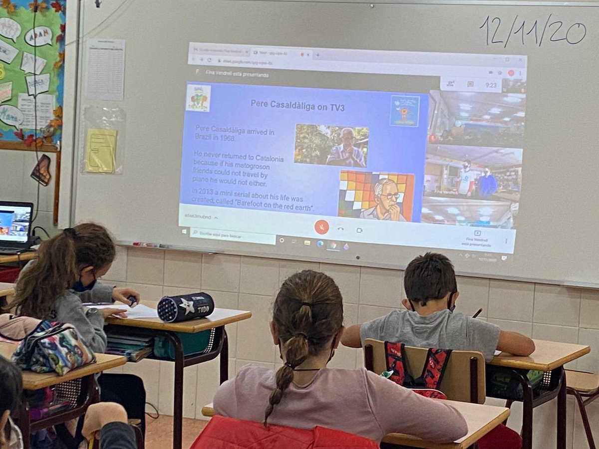 santjosepnavas's tweet photo. Alumnes del CS1 presenten Pere Casaldàliga als seus companys de cicle. Preparats per rebre la setmana vinent la seva neboda Laura Casaldàliga perquè ens expliqui més anècdotes i curiositats.
#perecasaldaliga #projectepas #sdgsaction #pau https://t.co/ma9vzA35Vi