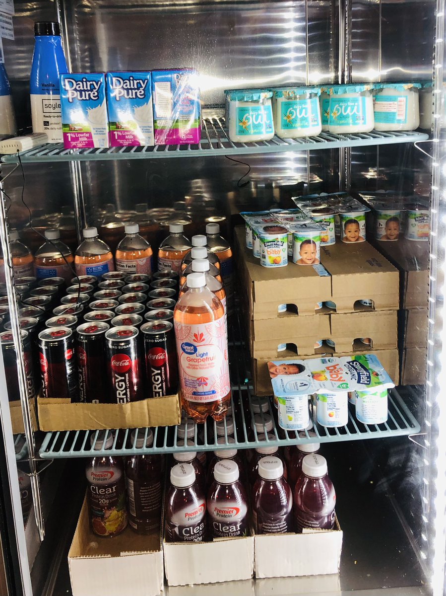 avilafoodpantry's tweet photo. Stocking up so our students, faculty, & staff can finish their semester strong! 🥳 menu this week: frozen QT breakfast sandwhiches, fancy yogurt, beverages, lots of good bread, bananas, clementines, and Fuji apples! 🍎 🍌 🍊 🍞 #OurAvila #EagleEmpire #AUNation #protectyourflock https://t.co/lJLlSE7K2O