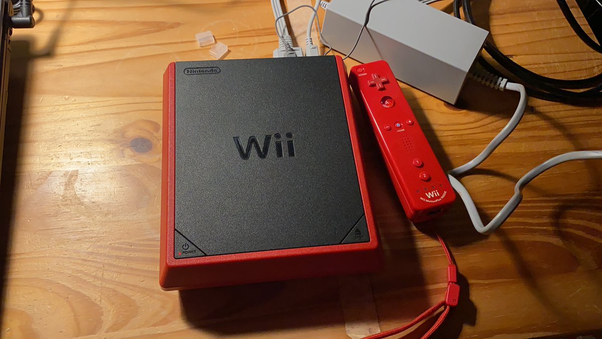 JustXantho's tweet photo. Nearly done! I am so close to having finally collected all different @Nintendo home consoles. Last ones missing are the “default” Nintendo Wii and the Switch Lite 🤩 And I love them all together. Handhelds are not quite finished so far... #WiiMini https://t.co/aCL79fAo9G
