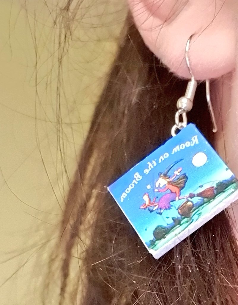 Educating_MsP's tweet image. Feeling all the bookish love today! #rfp