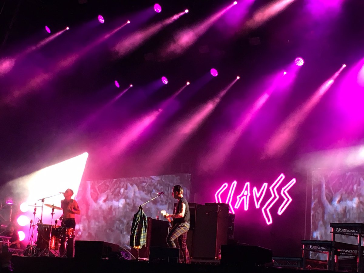 I miss this euphoric feeling. The next festival is gunna hit so different! 🎶 
#festival #livemusic