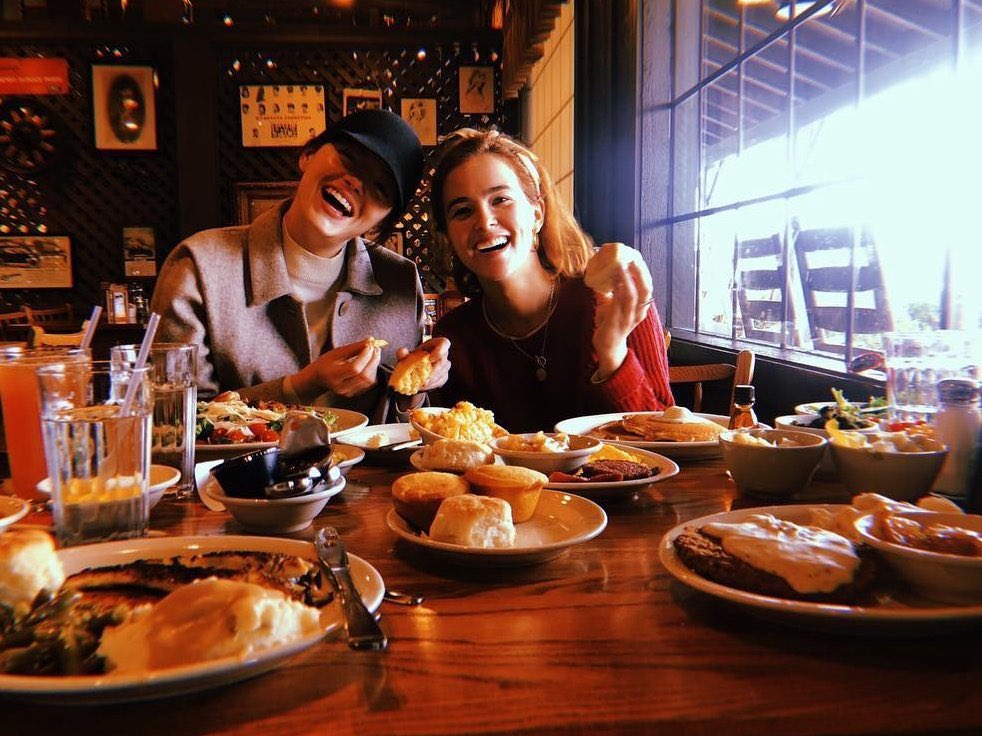 (A little late) Happy birthday Zoey Deutch! 