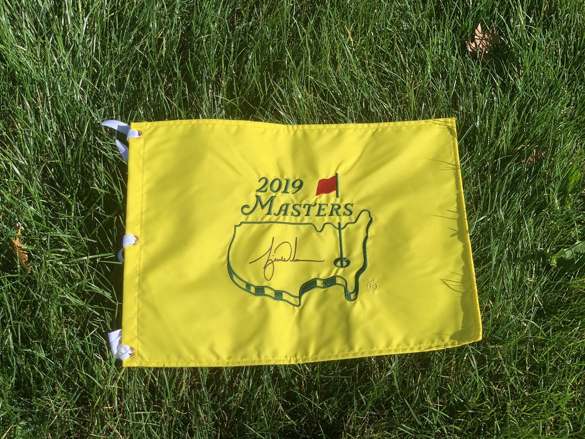 PGAPappas's tweet photo. 🚨 The MASTERS Tiger Woods Giveaway 4 🚨

You Choose:
🐐 Tiger Woods SIGNED 2019 Masters Flag or SIGNED Masters Victory Photo 👀

🐐 AND 1 Dozen Bridgestone Golf Balls (Tour B X, XS, RX, RXS, e12 Soft)

To enter: 
🌺 Retweet
🌺 Follow @PGAPappas and @bridgestonegolf 
#themasters https://t.co/3YwGFjFFKc