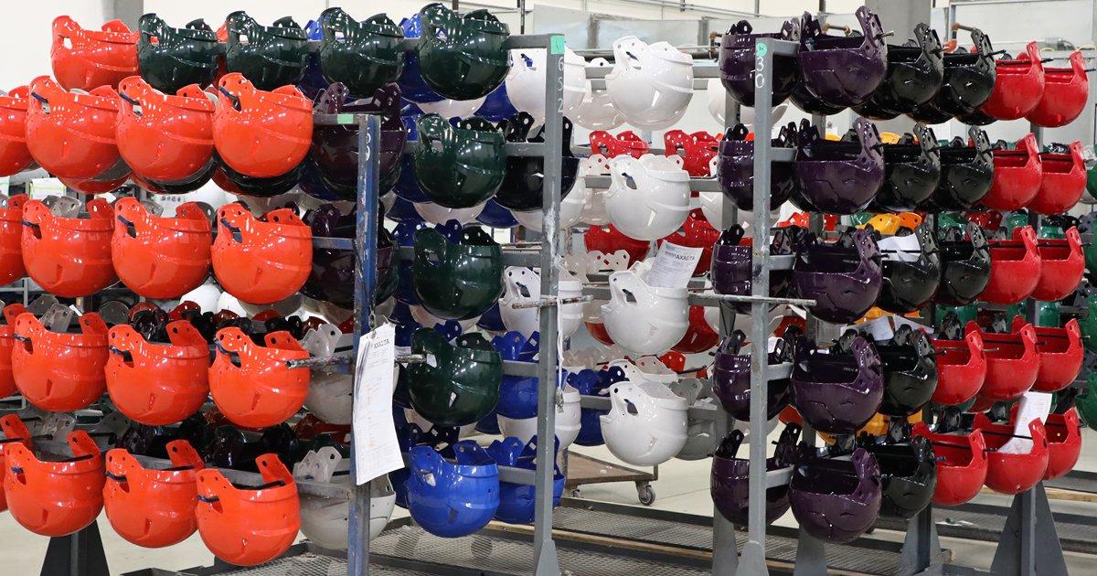 RiddellSports's tweet photo. Reconditioning your equipment means recertifying your equipment. It's a must in order to win. Contact your rep to get prepared for the next season. https://t.co/NG6GwvXbUk