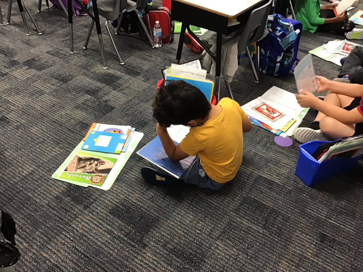 FES Library tweet media