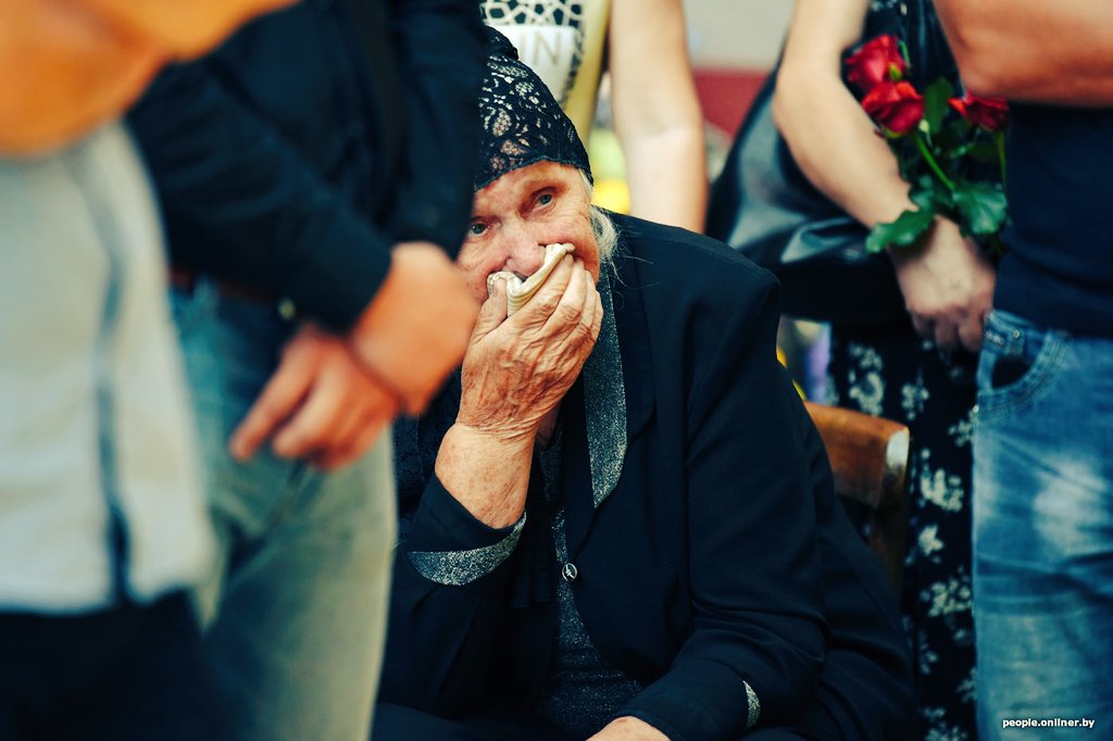 franakviacorka's tweet image. We're witnessing resurgence of totalitarianism in the heart of Europe. Peaceful people killed in the middle of the day. Everyone supporting the dictator is accomplice to his crimes. Belarusians can only count on the help of the Free world. Please don't stand aside. Help Belarus!