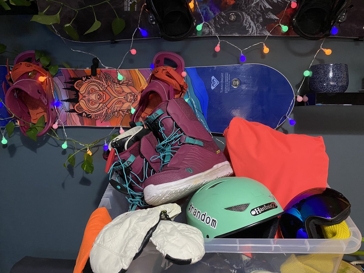 ClaireyDitzy's tweet photo. Tonight we are aiming for 300 followers ✨
For every new friend I made, we’ll spin the wheel for me to put on some snowboard gear
Hope to see you for some platform building fun, and live download of the new pack 🏂
#twitchstreamer #pathto300 #simsstreamer #snowyescape https://t.co/gHWyZM05WC
