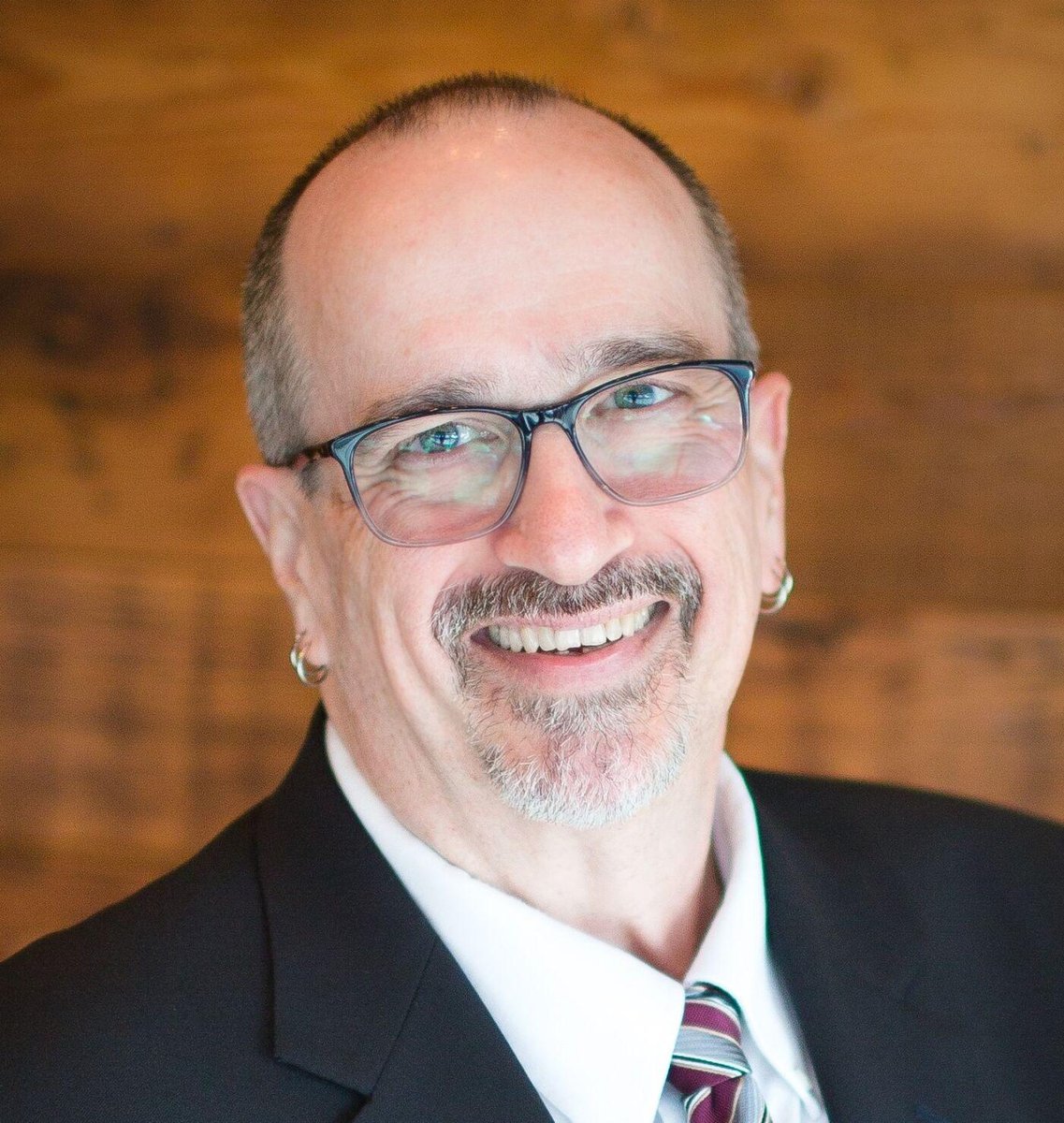 WhatcomCC's tweet photo. Great work! #WhatcomCC faculty member Carl Willis-Ford worked with our Foundation to create a gender-equity scholarship at WCC in cybersecurity: https://t.co/Wl7a66oUog | @NCyTE_Center #WhatcomFdn #MyOrcaPod https://t.co/8D4ftsreCe