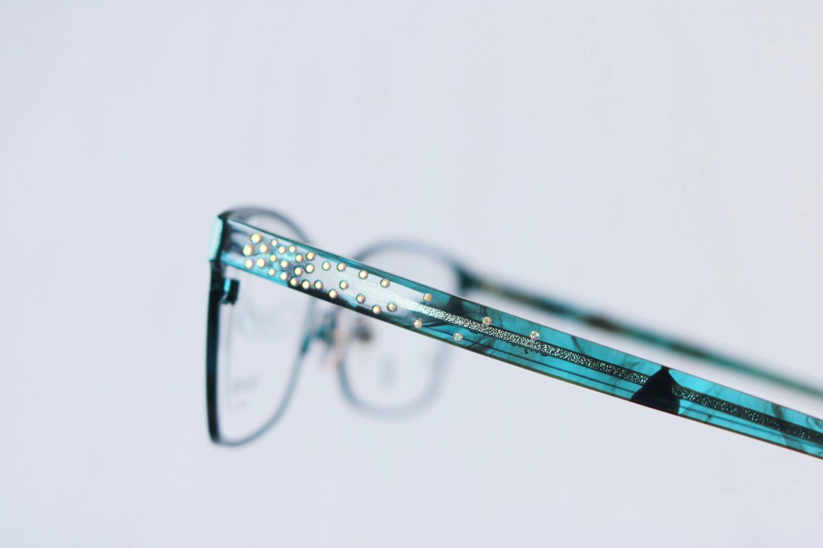 LaFolletteEye's tweet photo. Let's face it... your look on Zoom is 90% your glasses. 👓 So why not be bold, be fresh, and blow them away with a new pair. We think these Vera Wang frames will do the trick! 😉⁠ https://t.co/61WNHF1bSX