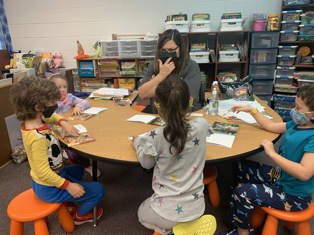 CissiKale's tweet photo. It’s rocking @duewest_es in kindergarten-book checkout,small group instruction, STEM lessons-business as usual here. 💙💚🌈 Purposeful instruction remains the priority.  @dw_commons @Claire1Farrell @CobbSchools @AMMorris123 https://t.co/mC7mJelKyk