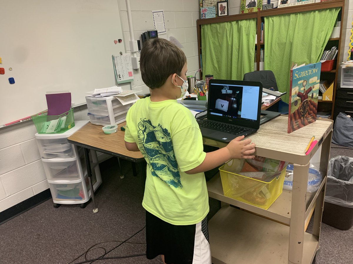 CissiKale's tweet photo. It’s rocking @duewest_es in kindergarten-book checkout,small group instruction, STEM lessons-business as usual here. 💙💚🌈 Purposeful instruction remains the priority.  @dw_commons @Claire1Farrell @CobbSchools @AMMorris123 https://t.co/mC7mJelKyk