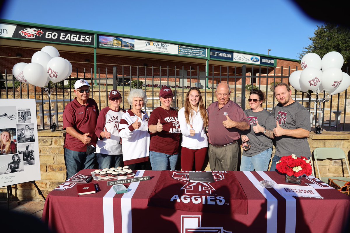 ReganRuffner's tweet photo. Thank you to everyone who made signing day one of the best days of my life! I am so excited to be an official Aggie! Gig’ em👍🏼 #Classof2025 https://t.co/avuRxEICZp