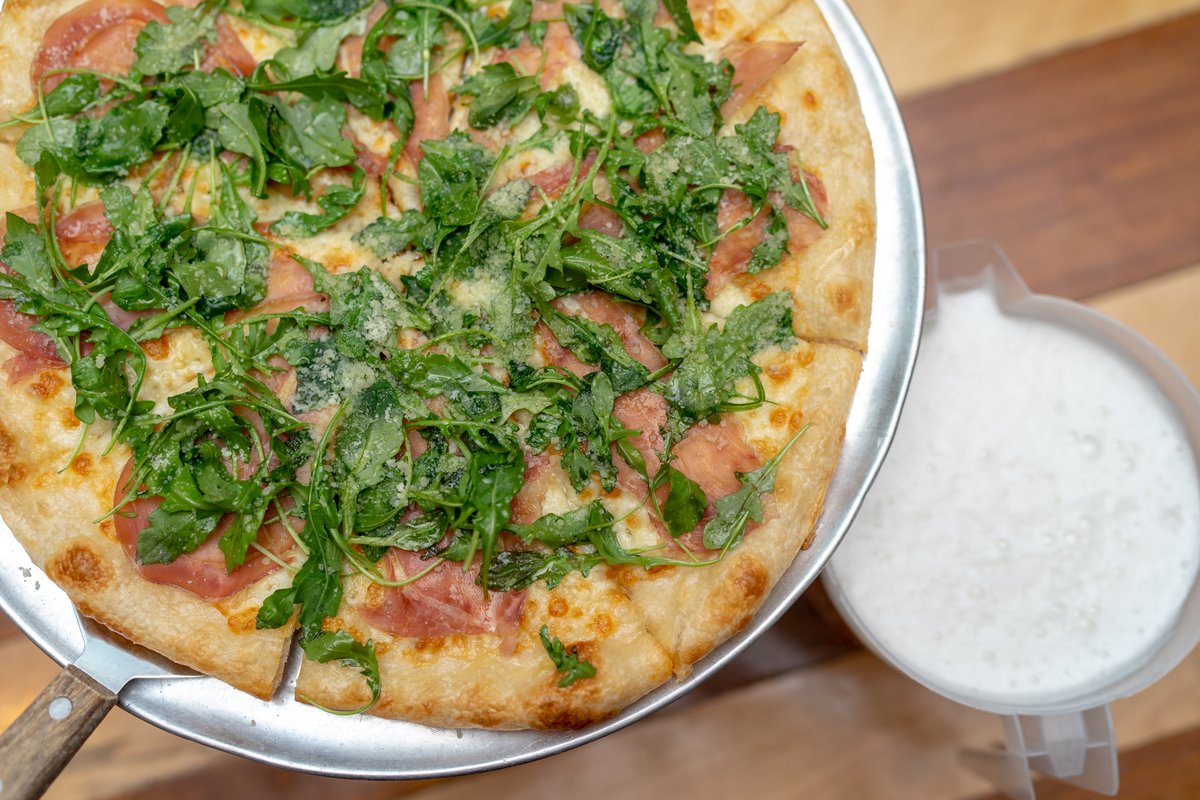 GaslightBar's tweet image. Come take advantage of our heated and covered patio tonight for Thursday Night Football! 🏈🍻 
Ordering carryout or delivery? Get $10 off of $30 using promo code '#2020sucks' when you checkout... just use the link in our bio! 🙌 Promo code is good for the rest of November!