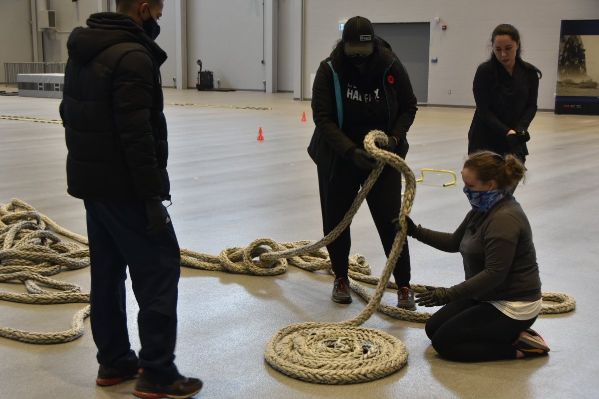CFB_BFCHalifax's tweet photo. #TBT to Nov. 5, when 16 teams of #DefenceTeam members participated in the #NDWCC Amazing Base Race! Many thanks to the organizers & teams for their dedication & enthusiasm. #ReadytoLead #ReadtoHelp #IGive https://t.co/WfsM2exWH6