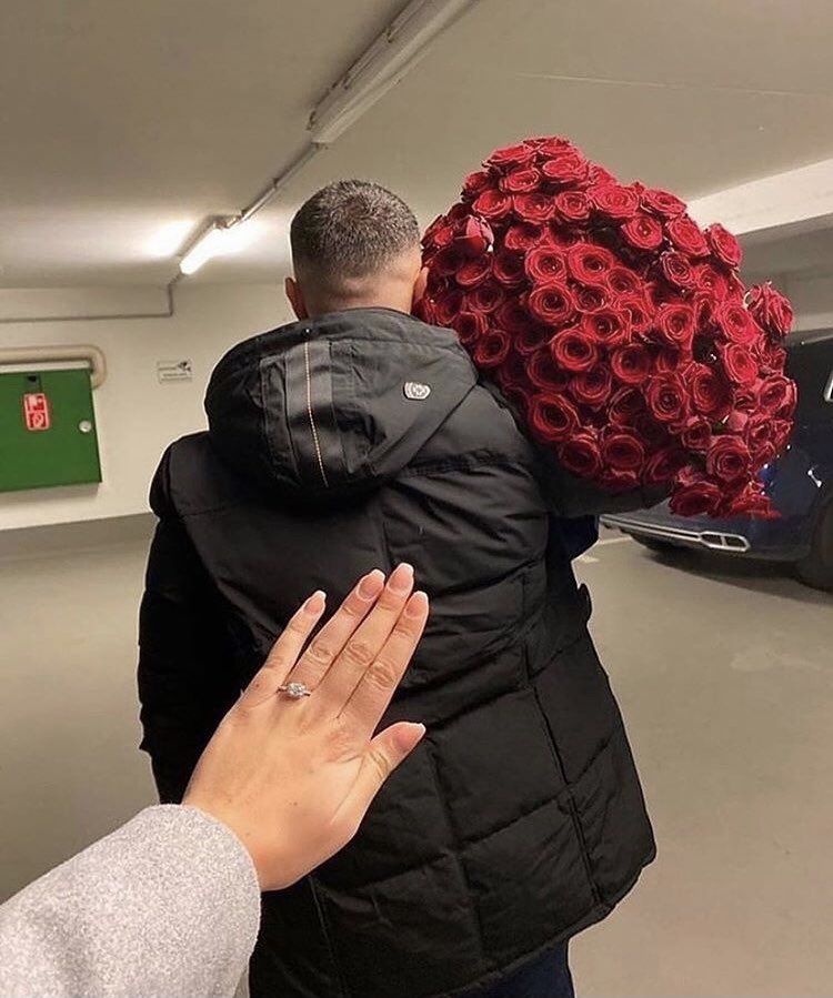 aamgkz's tweet photo. Offrez des roses à vos dames https://t.co/TUGvdwiNvV
