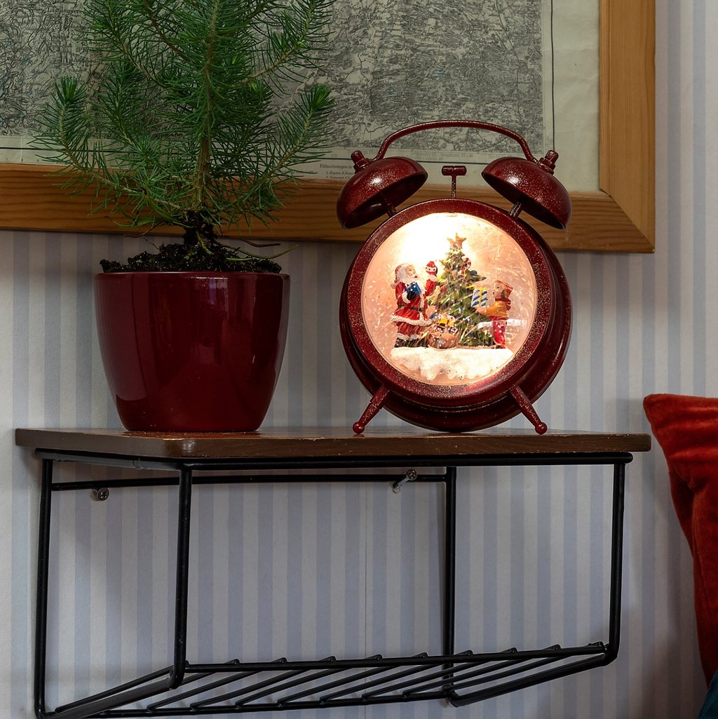 Whilst we cannot meet our close friends and family right now, keep them in your heart daily with a figurine or keepsake that reminds you of them! 🙌

The grandchildren will always come into mind when this musical #clock plays: buff.ly/3pot7y0 😇