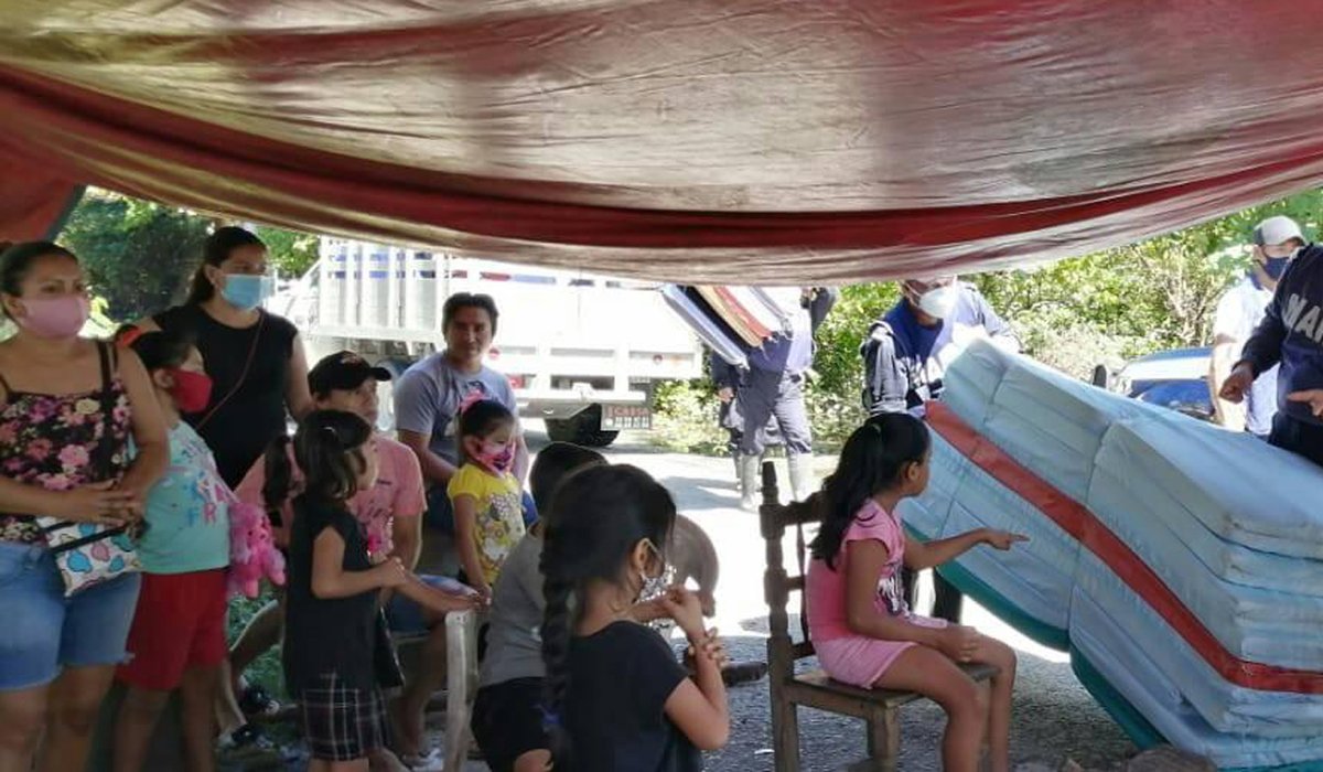 #Centla I Por hambre crean diez albergues I bit.ly/3pn2I3A #inundaciones2020