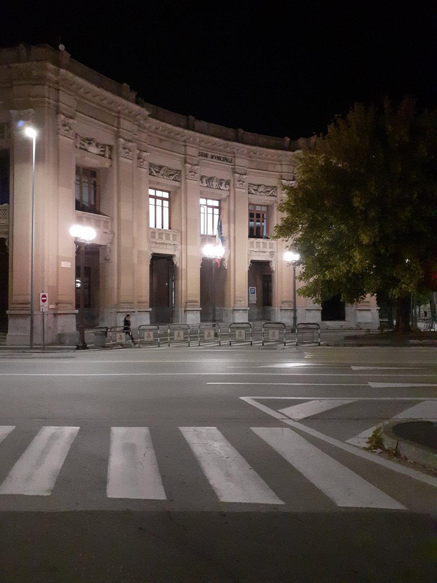 Vittorio Emanuele gallery in Piazza Antonino.Certainly business wise not peak season.6/n – bei  Galleria Vittorio Emanuele