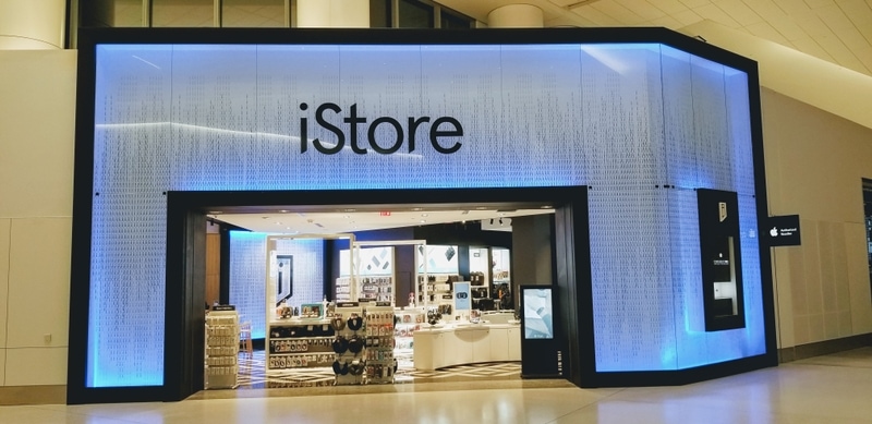 flySFO's tweet photo. 🎧📱 Get your gear and gadgets to go! Our @inmotionstores, @iStoreworld and Sound Balance stores offer the best in class electronics for your travels. 
📍 Located post-security in Terminals 1 and 3. https://t.co/HNALtBKBxc
