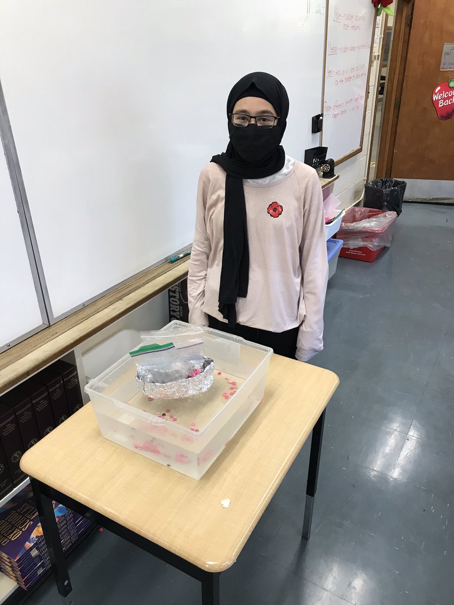 MrsGalanopoulos's tweet photo. @MrsGalanopoulos Testing buoyancy! https://t.co/9Qr7FJOdW3