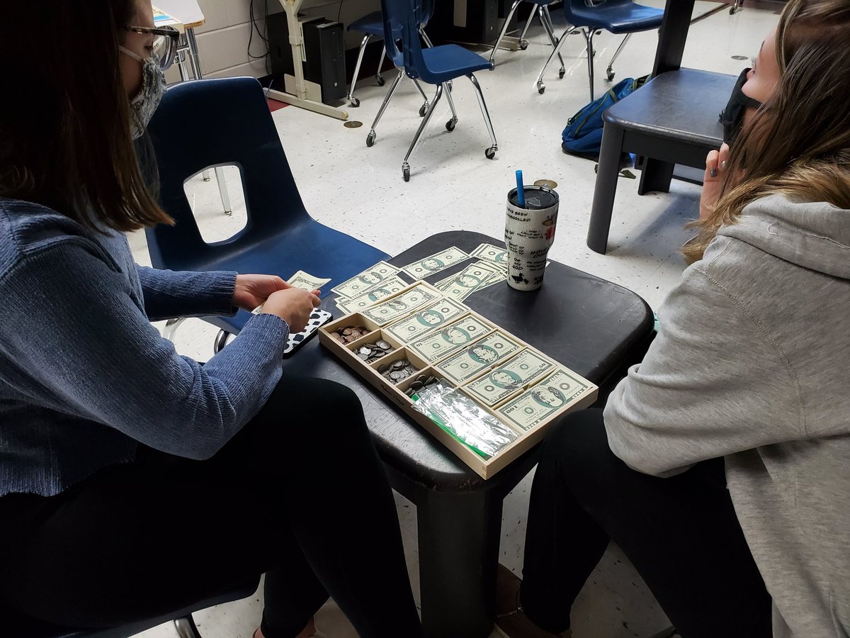 MrsSimpsonT's tweet photo. Co-op students practiced mental math, counting back cash, & balancing a cash drawer. #RedBud132 #RedBudHS #RBHSCoop #LifeSkills https://t.co/7F0ZQXGCqs