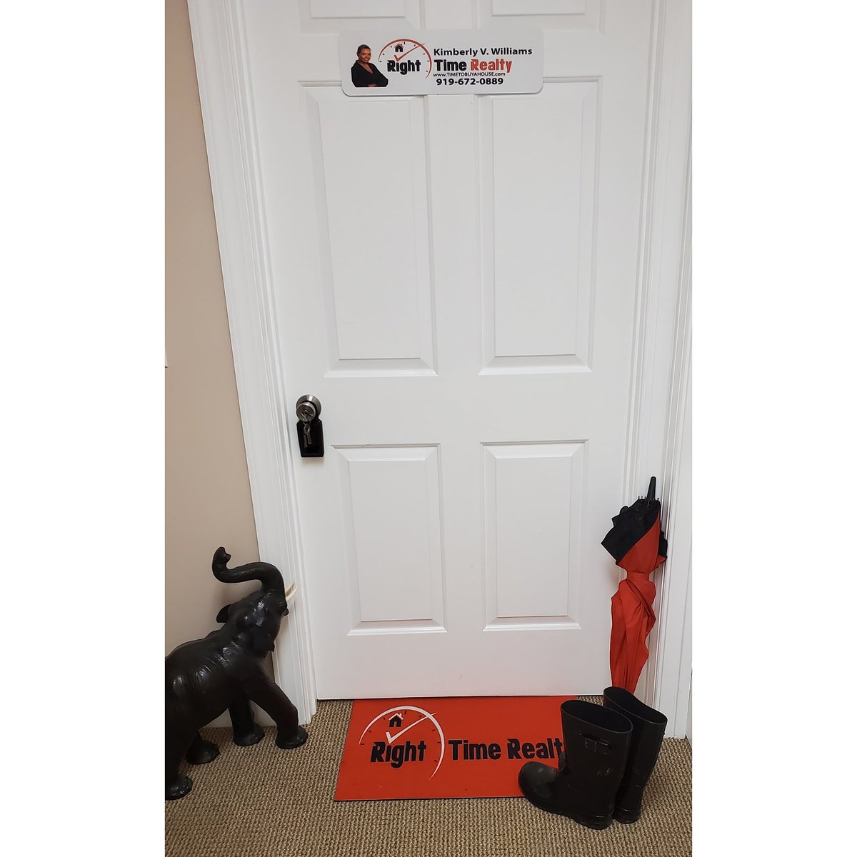 TimeToBuyaHouse's tweet image. Done for the day! The market doesn't care about the rain. The house you see today may be gone tommorow #CallKIM #KimSellzHouses #RightTimeRealty   #Raleigh #Durham