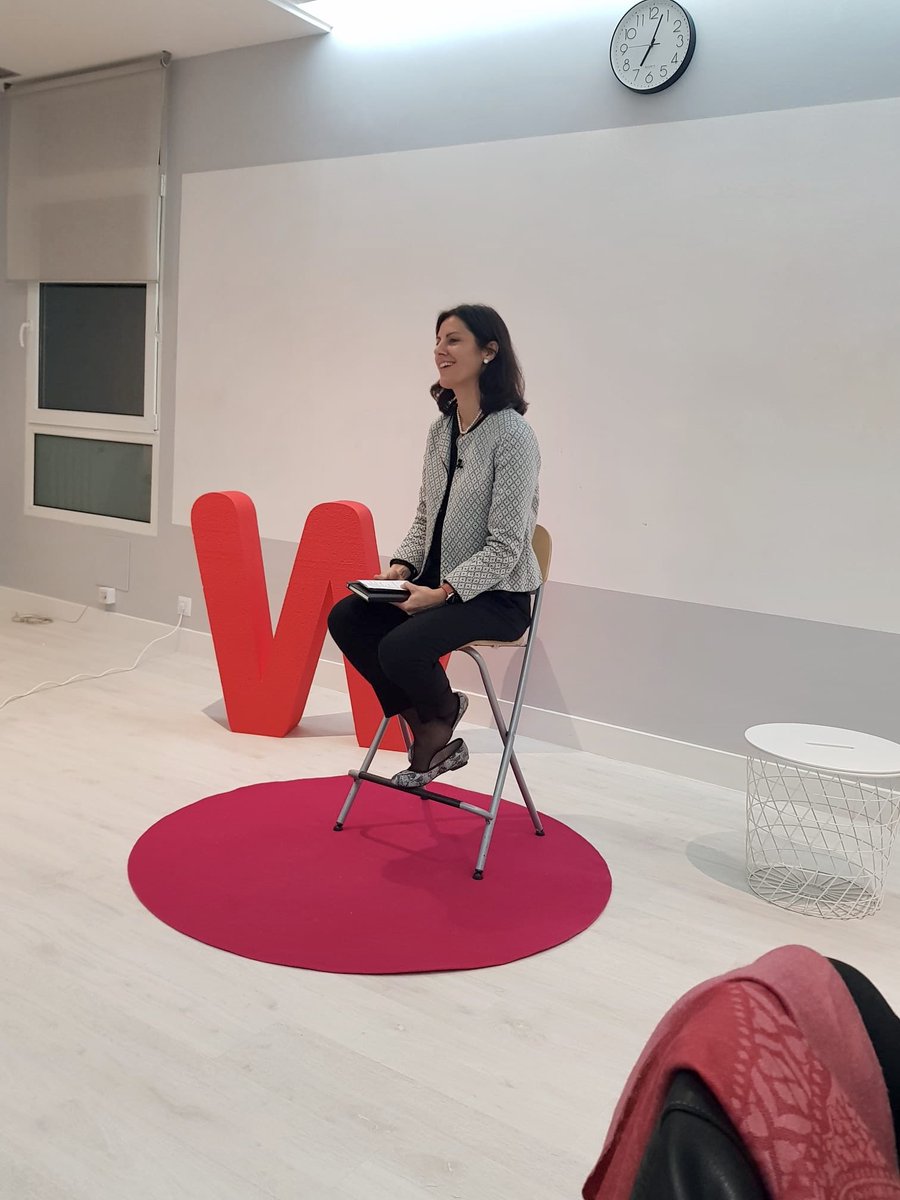 Wtalk_es's tweet photo. .@pauladecorral una de nuestras fundadoras presenta a nuestra #Wtalker Alejandra Martínez Boluda, Managing Director de @BICGtweets #OrganizacionesdeCristal #Wtalk #Wtalkers #talentedwomen #womenempowerment #SoyPromociona https://t.co/N51mJefyaS