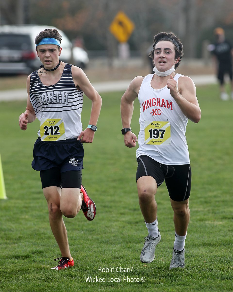 RChan_mariner's tweet photo. Patriot League Keenan boys and girls X-country champ meet held at Hingham High. Marshfield girls won Keenan w/ 28 points, Whitman-Hanson boys won w/ 30 points #patriotcup #pushedtothelimit #runnersaregutsy  https://t.co/GbhDYU6tn8 via @WickedLocal https://t.co/AF7i4uLxUF