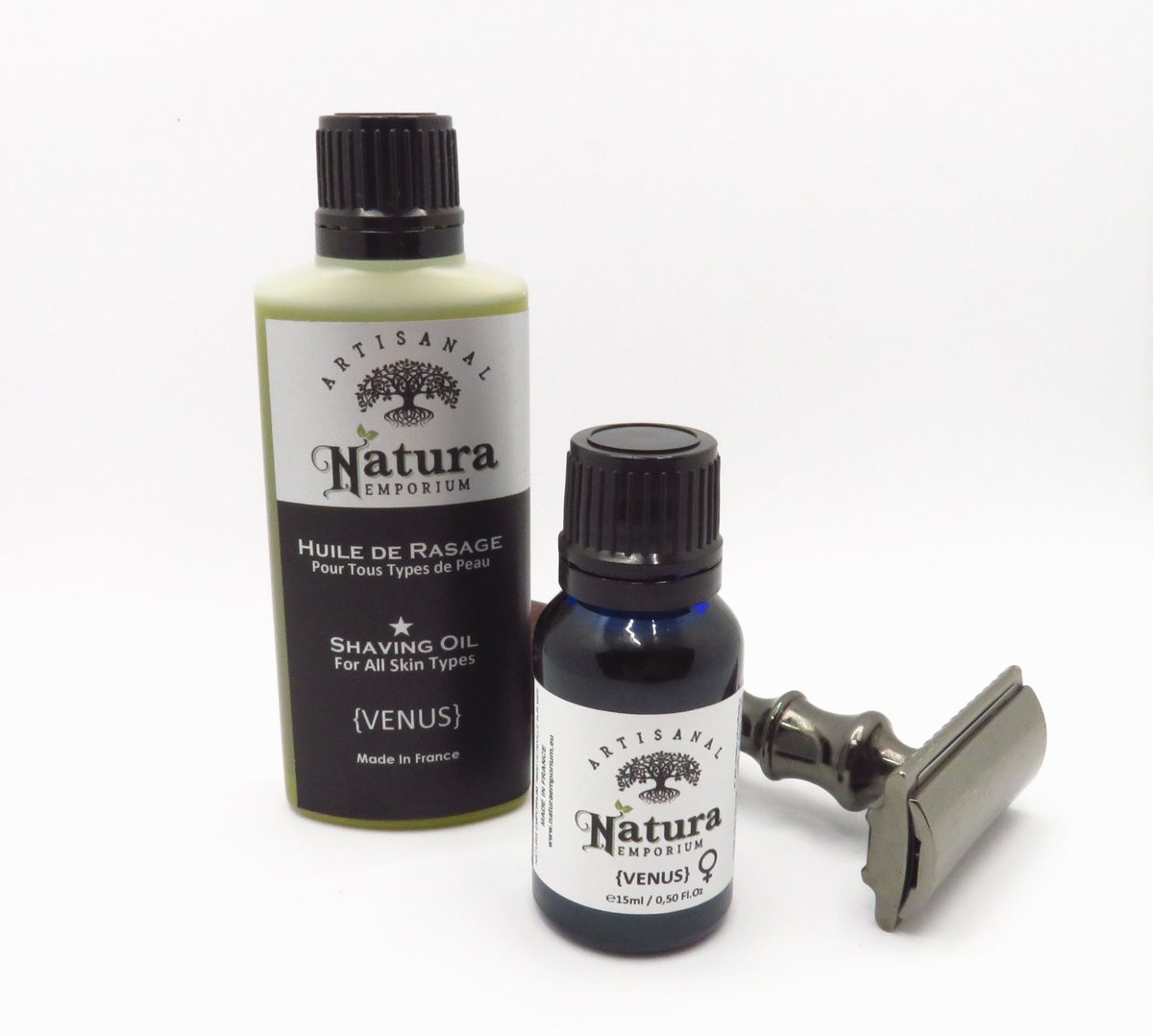 NaturaEmporium's tweet image. The fellas seems to be having a look in a NaturaEmporium.etsy.com with an influx of shaving and beard oils and balms. 

Lots of lovely scents to be found under "Beard" and "Shaving" sections.

#inbizhour #giftideas #ChristmasIsComing #shopsmall