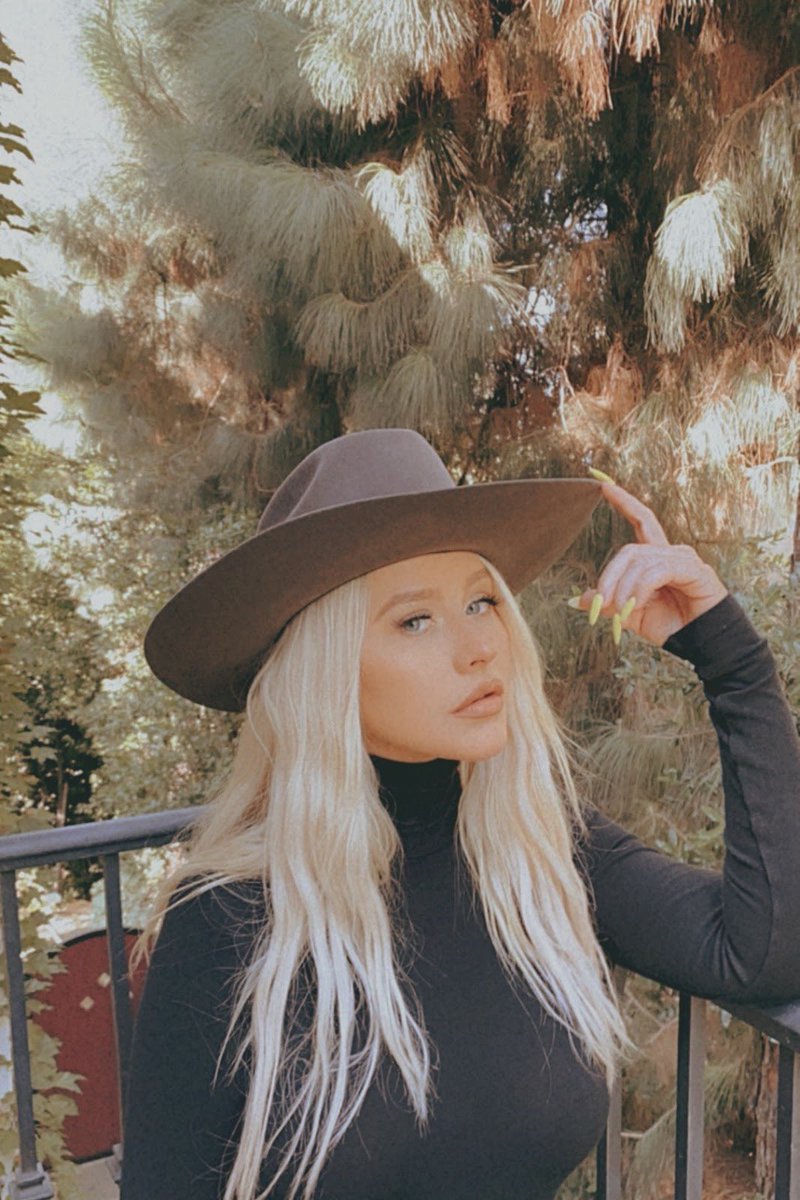 xtina's tweet photo. 🍂🍂🍂🍂 https://t.co/L3jnKfBfqy