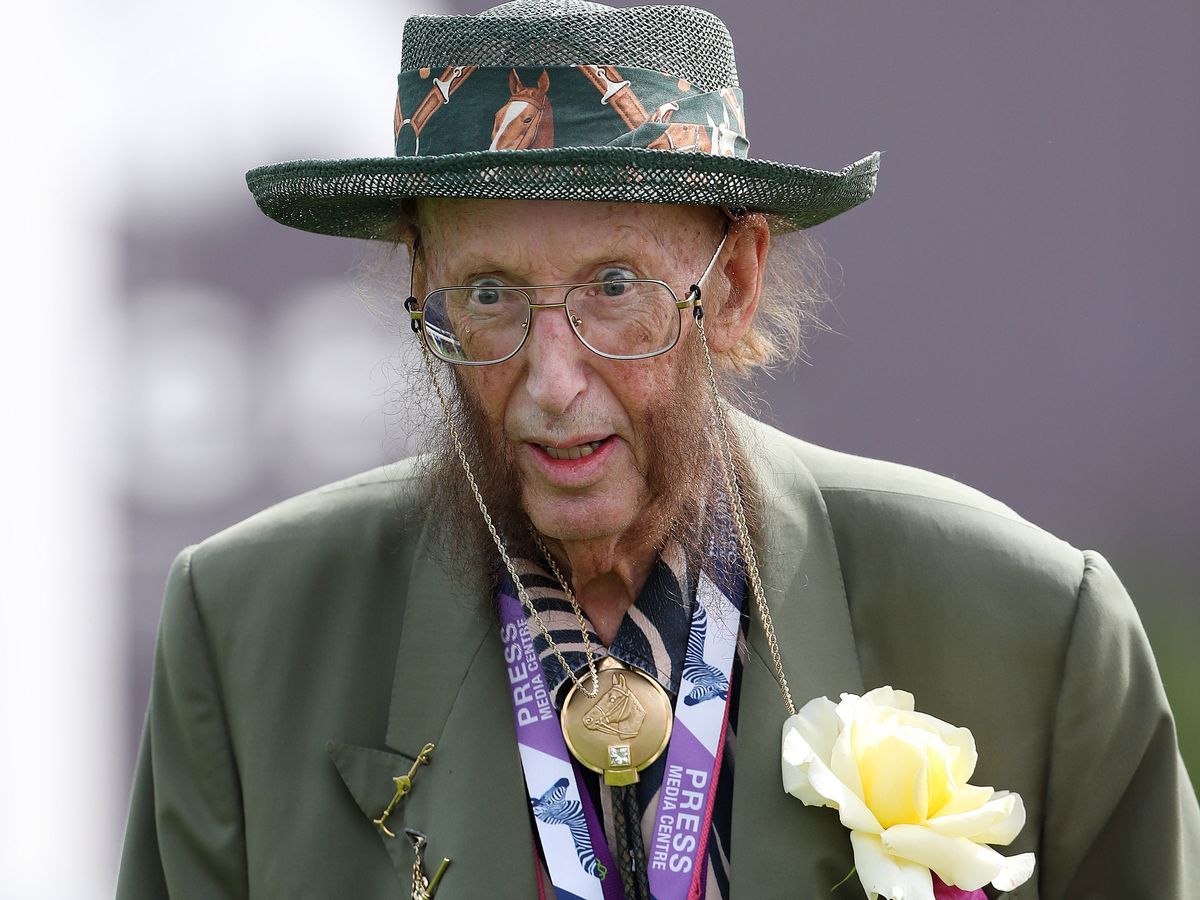 Happy Birthday Neil Young!
Wow, 75! You\ve still got it bro... 