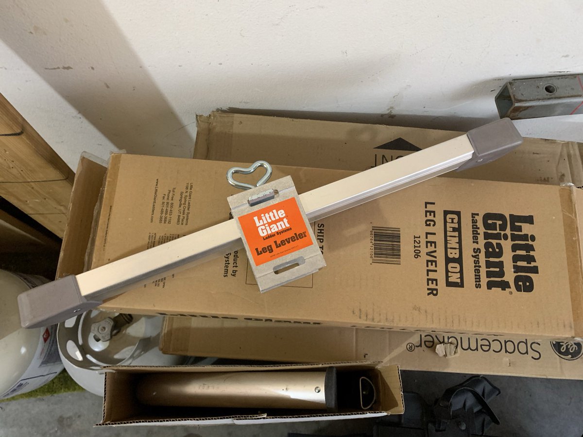 IowaTom's tweet photo. @littlegiant love my Revolution 16. Got all the accessories but opened the leg leveler (No. 12106) box this fall and discovered that 1 heart-shaped screw/threaded bar combo is missing. Help?! https://t.co/kmGQVxZRCt