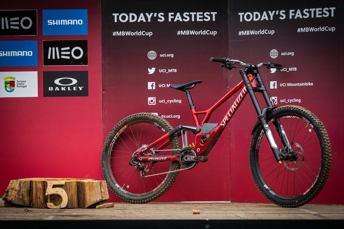 The more I look at it, the more I’m smiling 😍. 
The carbon cover still raising a lot of questions, the answer is : innovation. 
#Jackbox #confidential #redisfast #demo <a href="/iamspecialized/">Specialized Bicycles</a>