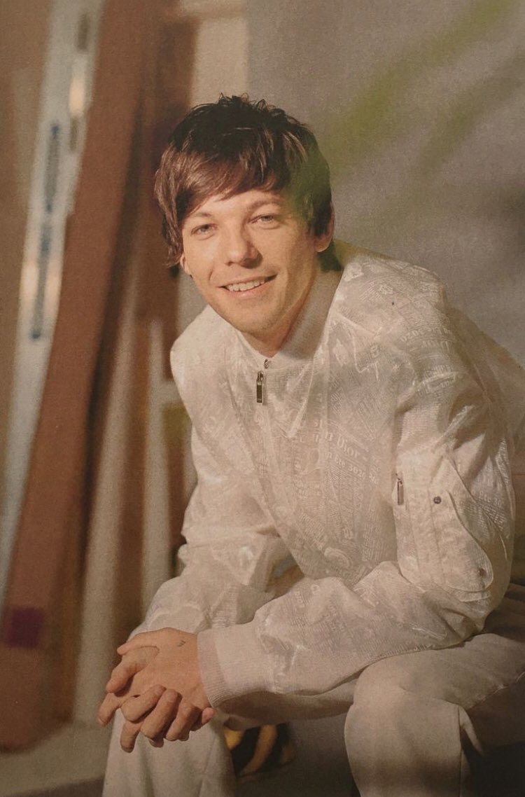 BloomMordy's tweet photo. #LouisIsBeautiful You’re beautiful, @Louis_Tomlinson, remember that. Don’t listen to the haters.
I love you. Have a nice day. 💙 https://t.co/GGZodUMWZi