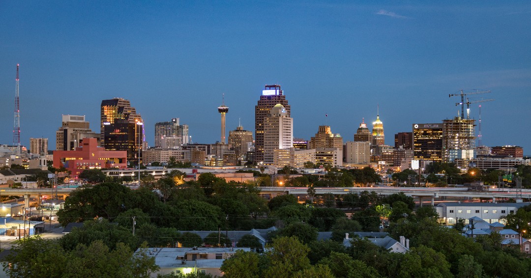TxDOT's tweet photo. Be the boss as the new San Antonio District Engineer! With your executive-level direction, management and engineering oversight, you'll reinforce many important activities and divisions within the area. Job ID: 118998 https://t.co/XyTkUxPrtq #TxDOTCareers https://t.co/H5emN4a8V7