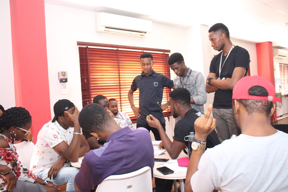 JuanPedro_Mario's tweet photo. Scrum week @genesystechhub
Teamwork is beautiful
#teamC
#learnable20
#weAreGenesys https://t.co/e5cc5p8DLN