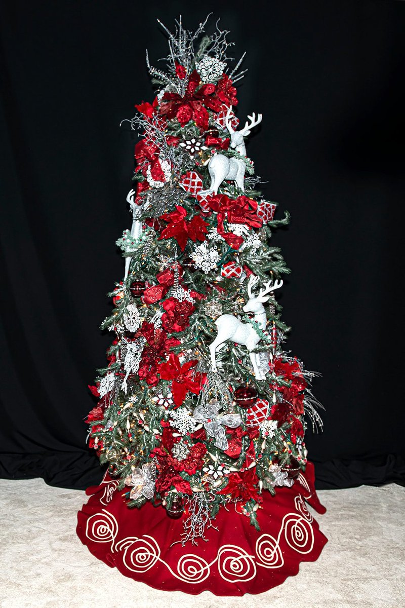 SeattleFOT's tweet image. "A Frosty Christmas Morning" is still available, along with several other trees. Trees will be displayed in the windows of the @FairmontOlympic honoring patients from @seattlechildren – See all trees and register for the virtual gala at seattlefestivaloftrees.com