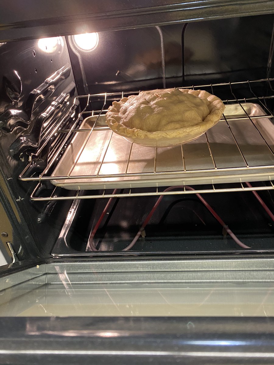 aberryfinn's tweet image. Virtual pastry day in Culinary I.  Here’s the apple pie I demonstrated.  Share your pie with me #LHSCulinary #whyledyardschools