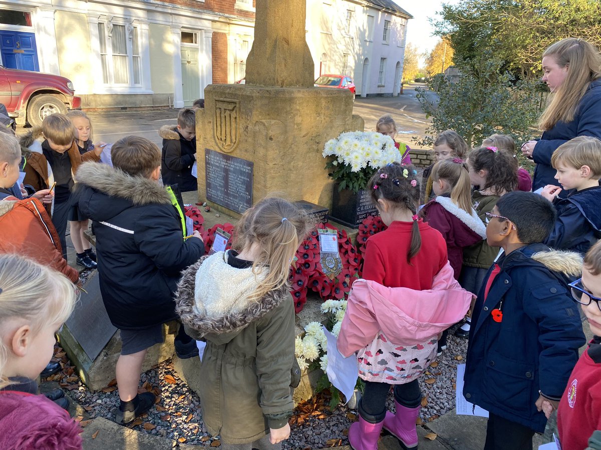 Today Madagascar class started their new topic ‘Where do we live?’ with a scavenger hunt around Gosberton village. We had so much fun! @GosbertonAcad #knowledgeispower #geographymatters