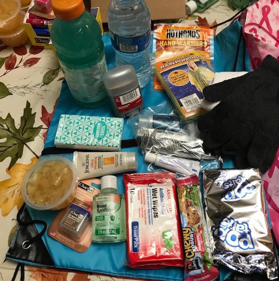 _isabel_jasmin_'s tweet photo. What the food and care kits look like from last year 😁 https://t.co/kBDovUhJrY